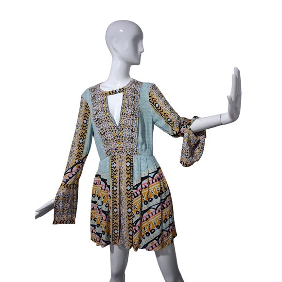 Free People Tegan Border Print Womens size 10 Bell Sleeve Mini Boho Fairy Dress - Picture 7 of 11